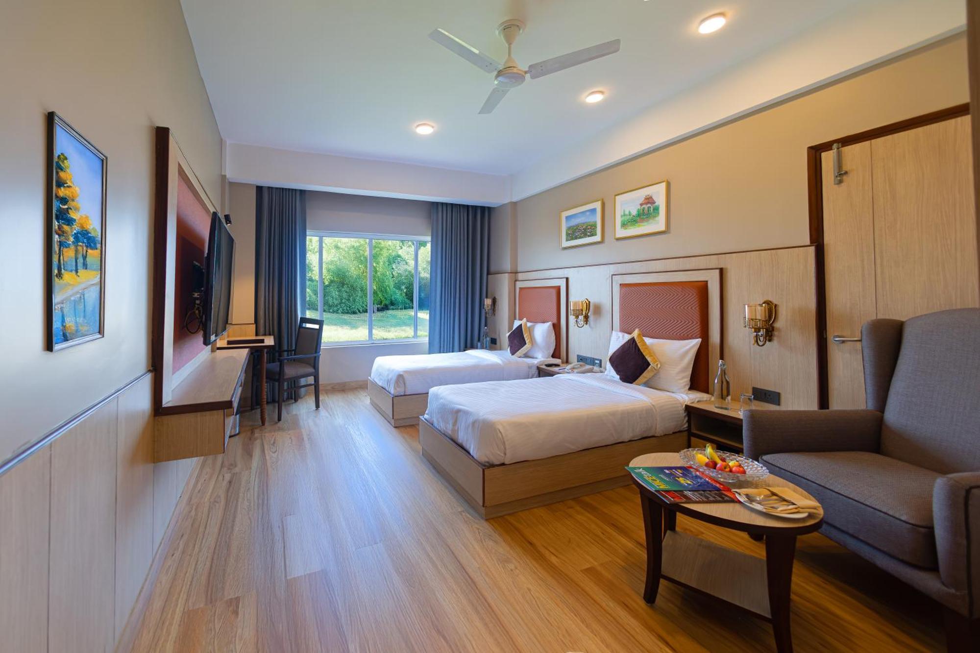 Hotel Lalita Grand Mathura Esterno foto