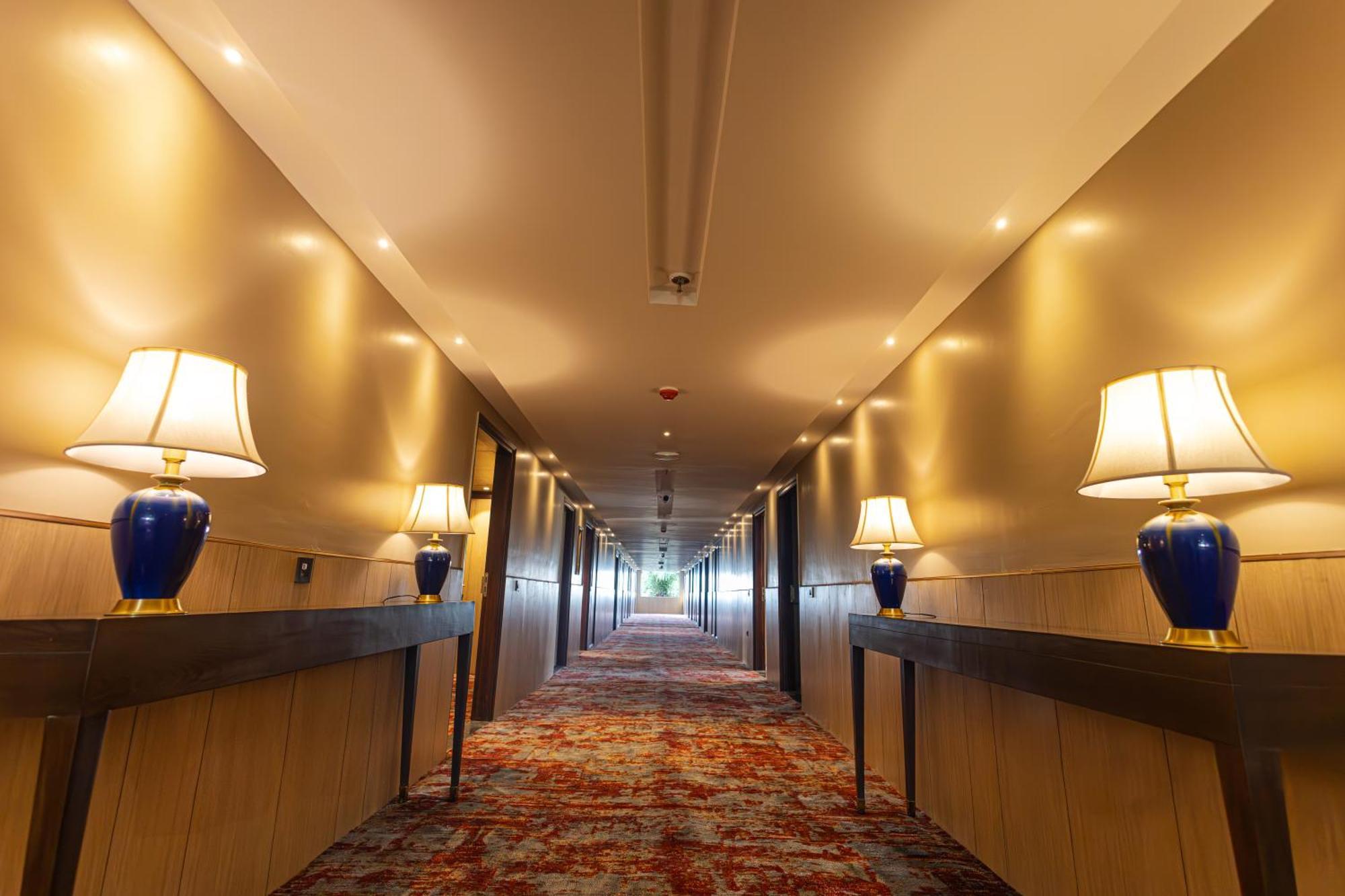 Hotel Lalita Grand Mathura Esterno foto
